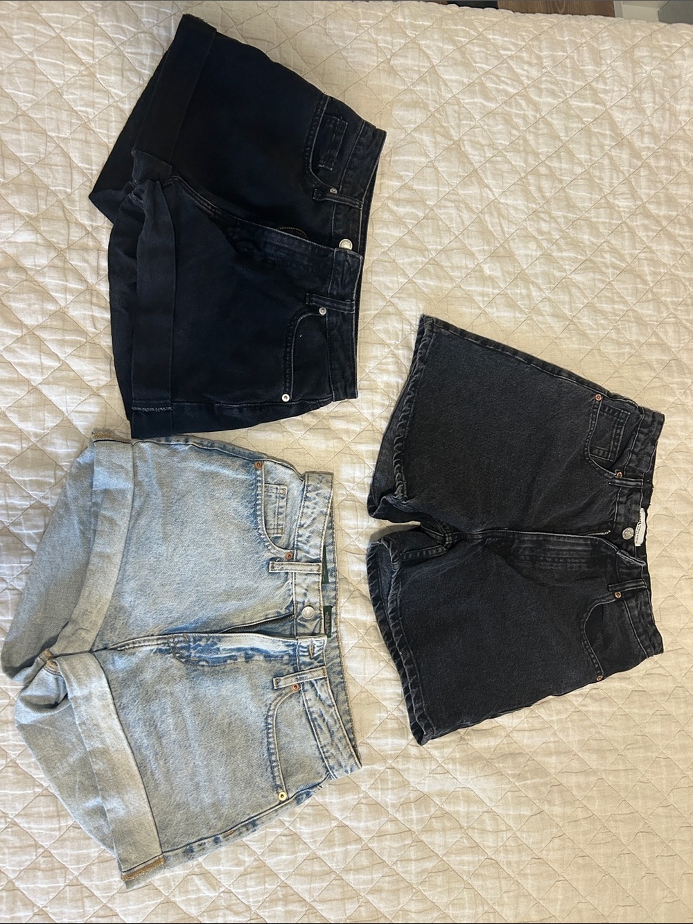 Set of 3 High-Waist Denim Shorts - Black & Light Wash